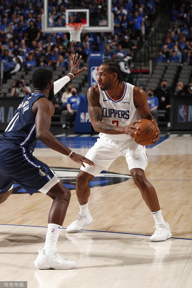 并且将球停 并且将球停